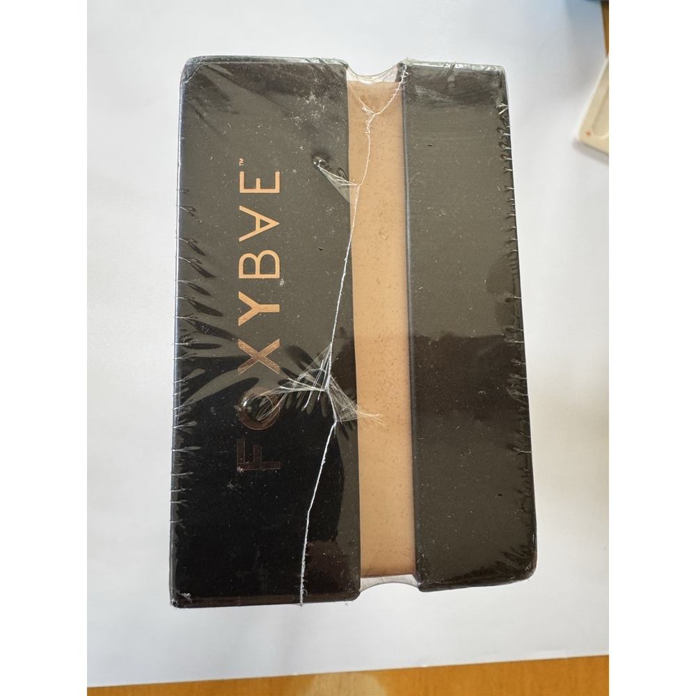 FOXYBAE Trés Sleek Flat Iron Titanium Plates 450°F Digital Auto Shut-Off - Picture 12 of 14